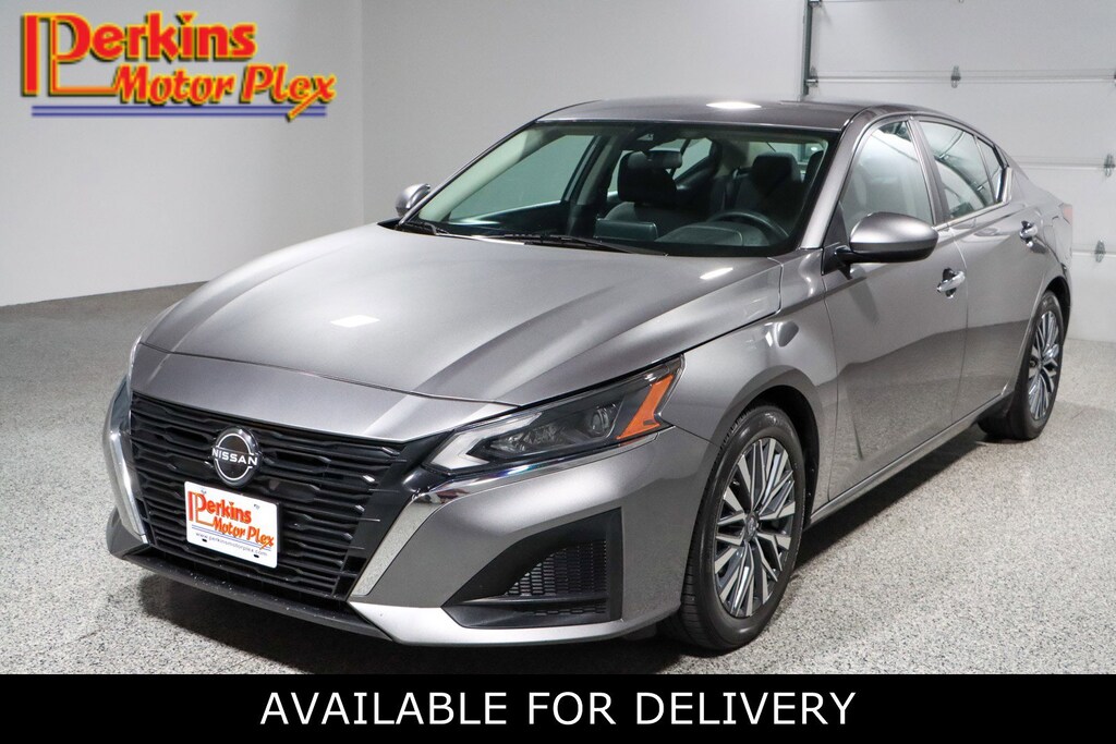 Used 2023 Nissan Altima SV Sedan