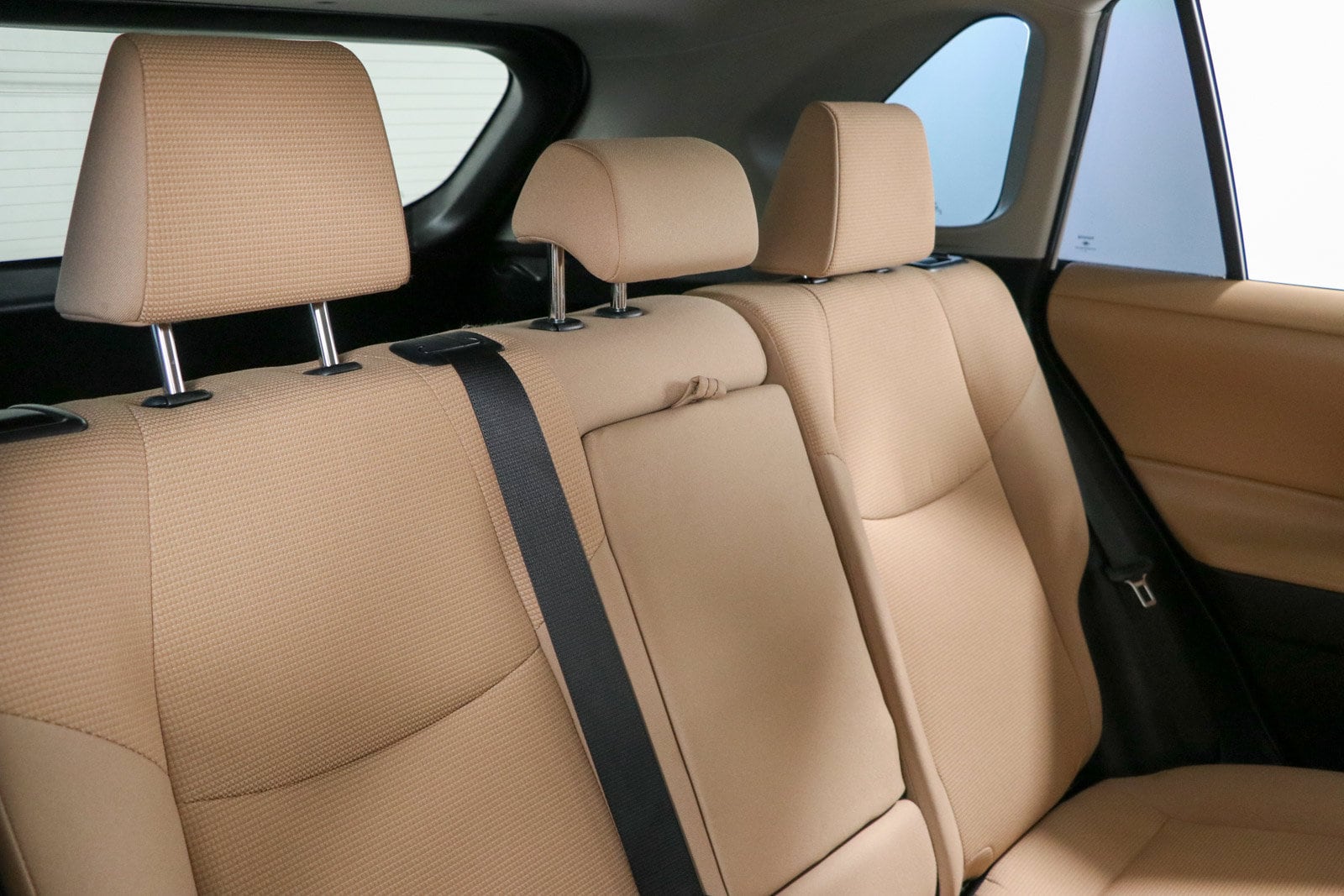 2020 Toyota RAV4 LE - Photo 27