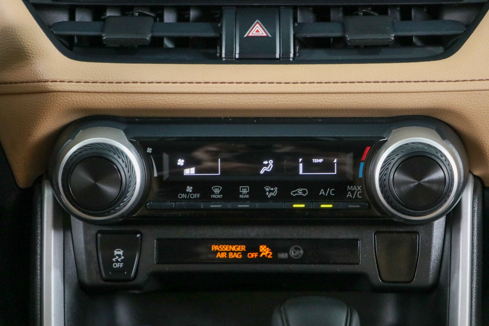 2020 Toyota RAV4 LE - Photo 20