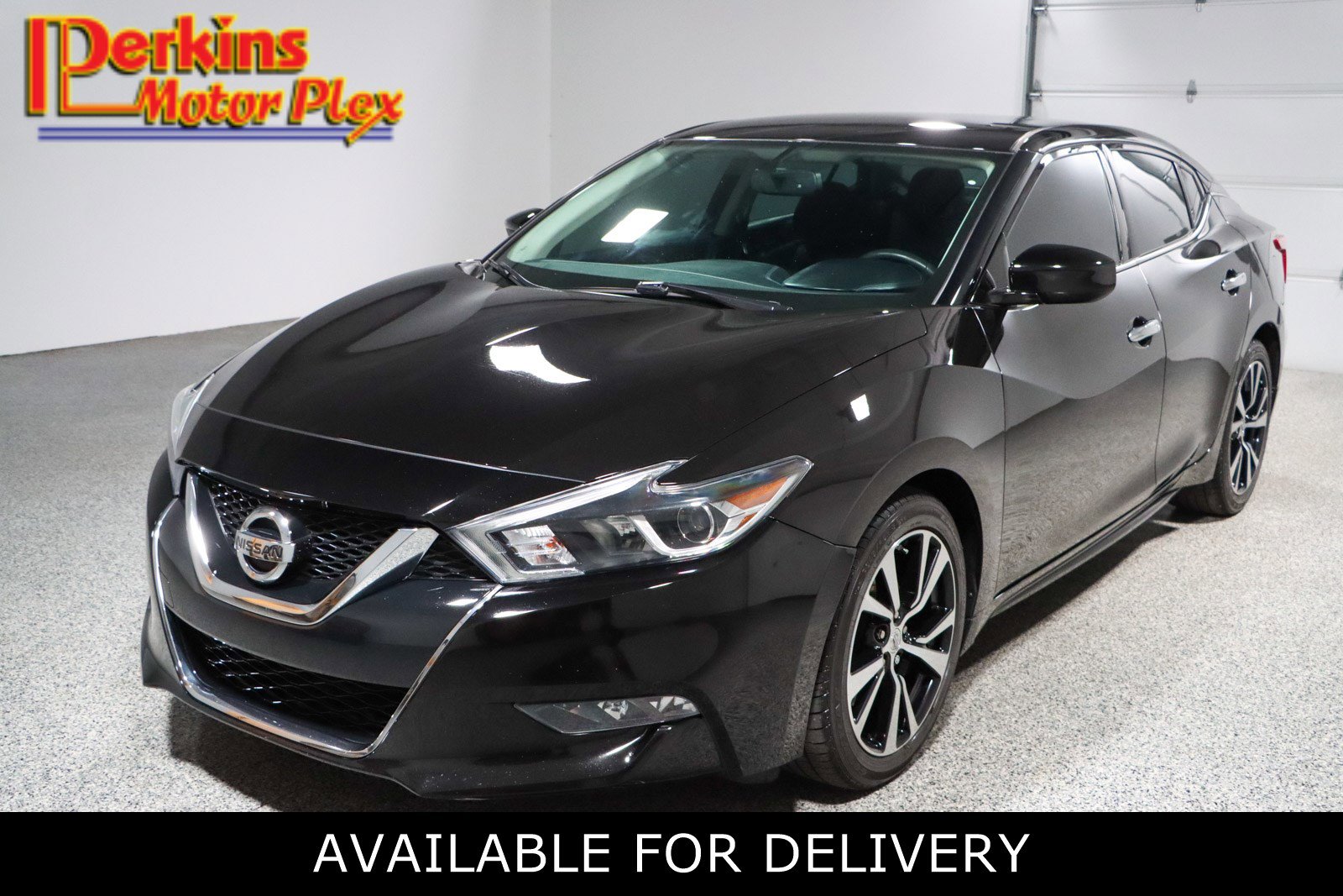 2018 Nissan Maxima S's photo