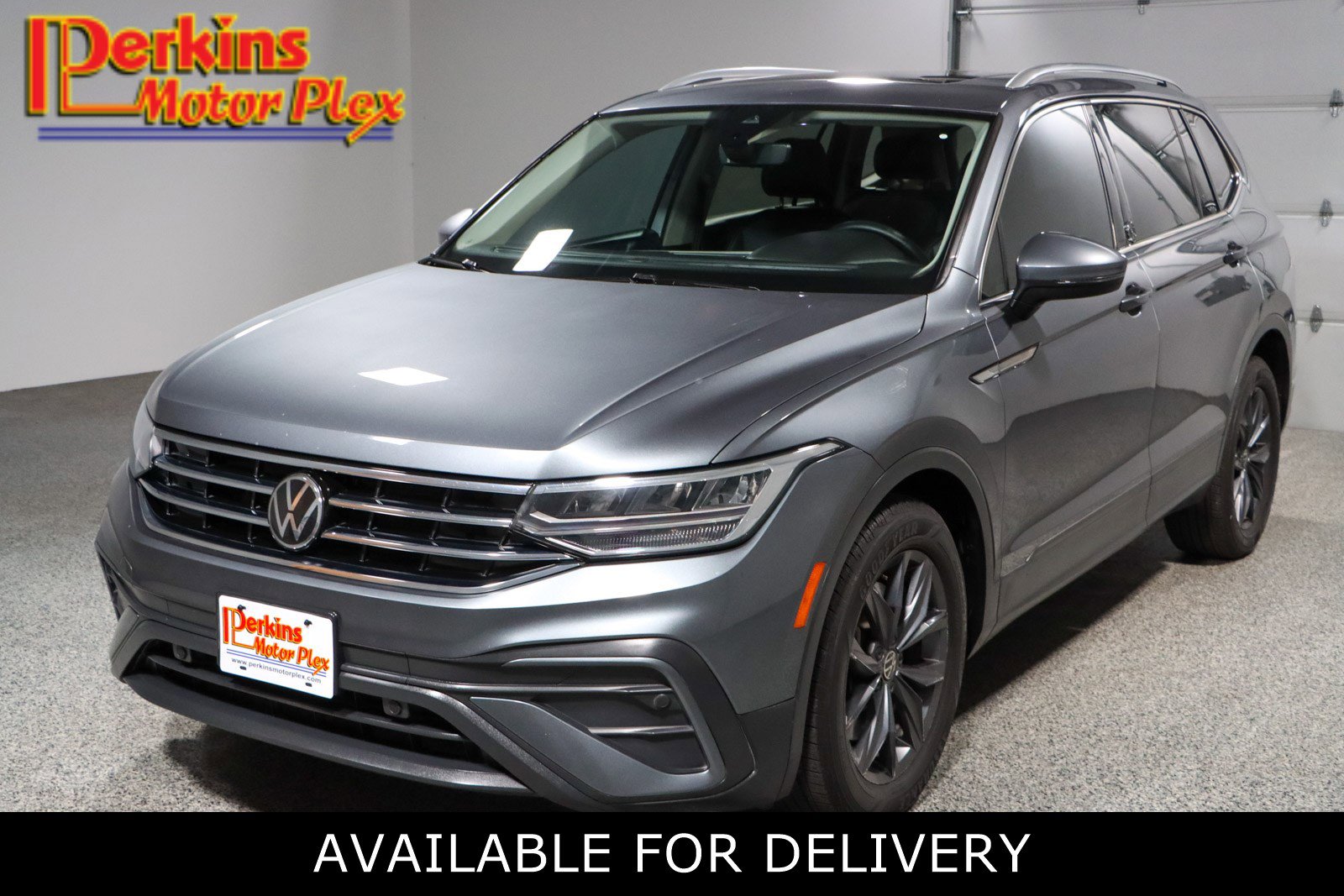 2023 Volkswagen Tiguan 2.0T SE's photo