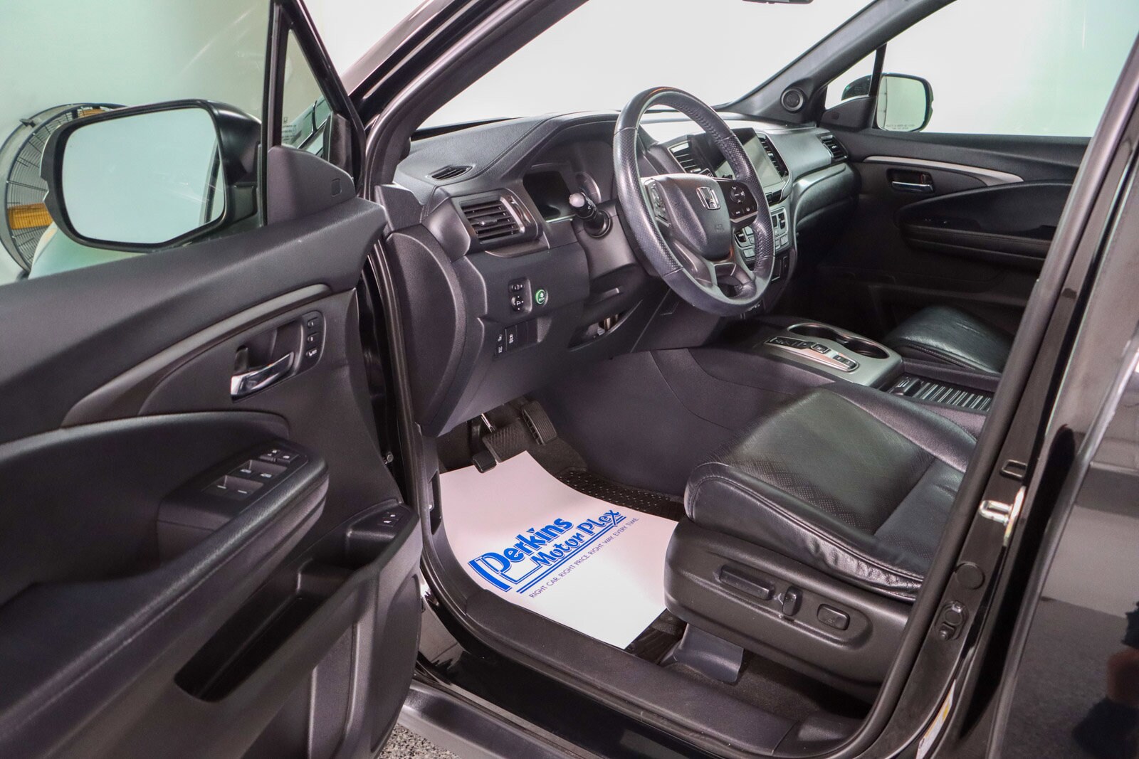 2020 Honda Passport EX-L photo 2