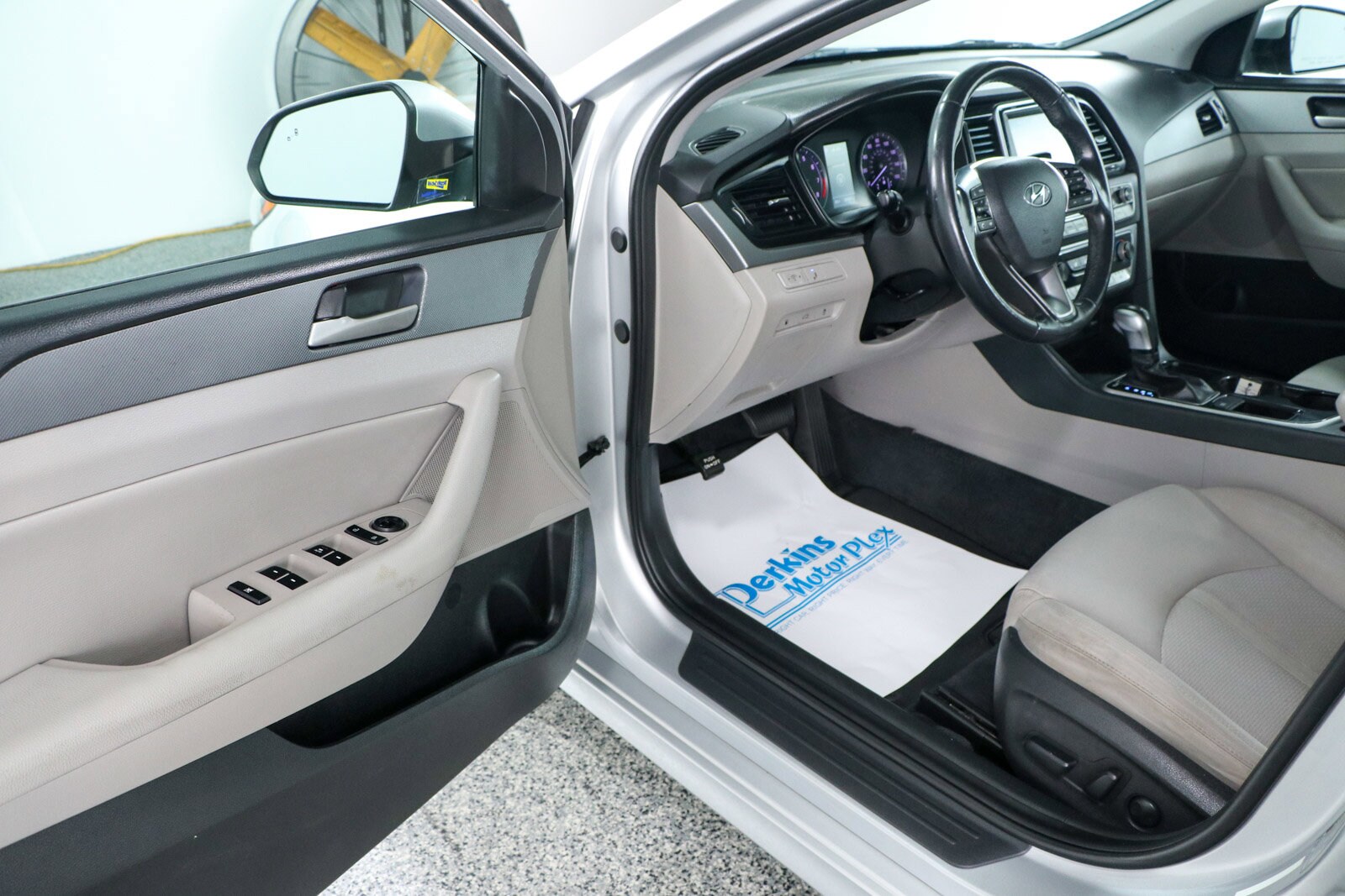 2018 Hyundai Sonata SEL Sport Limited 2.0T photo 2