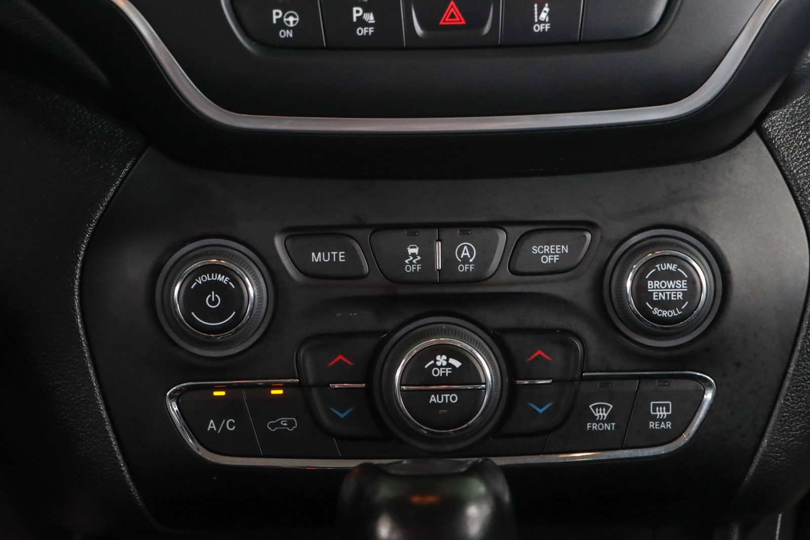 2023 Jeep Cherokee Altitude Lux - Photo 20