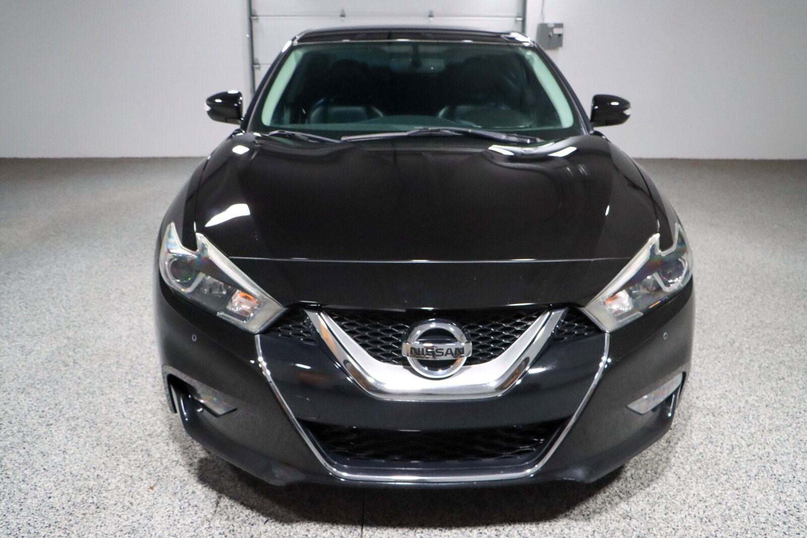 2017 Nissan Maxima SR photo 3