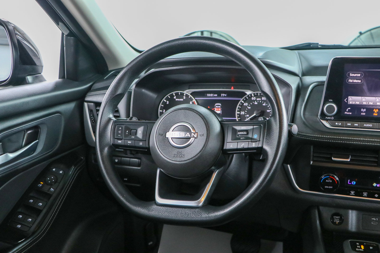 2024 Nissan Rogue SV - Photo 12