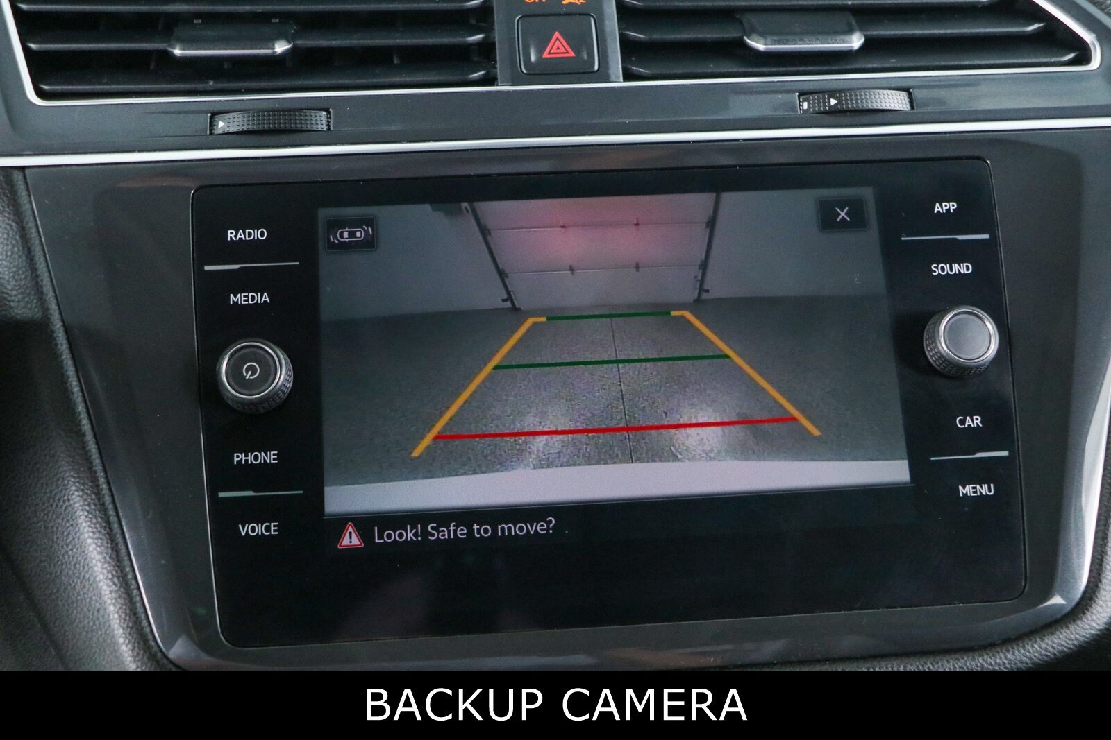 2023 Volkswagen Tiguan SE - Photo 18