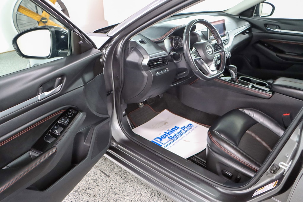 Used 2023 Nissan Altima SR Sedan