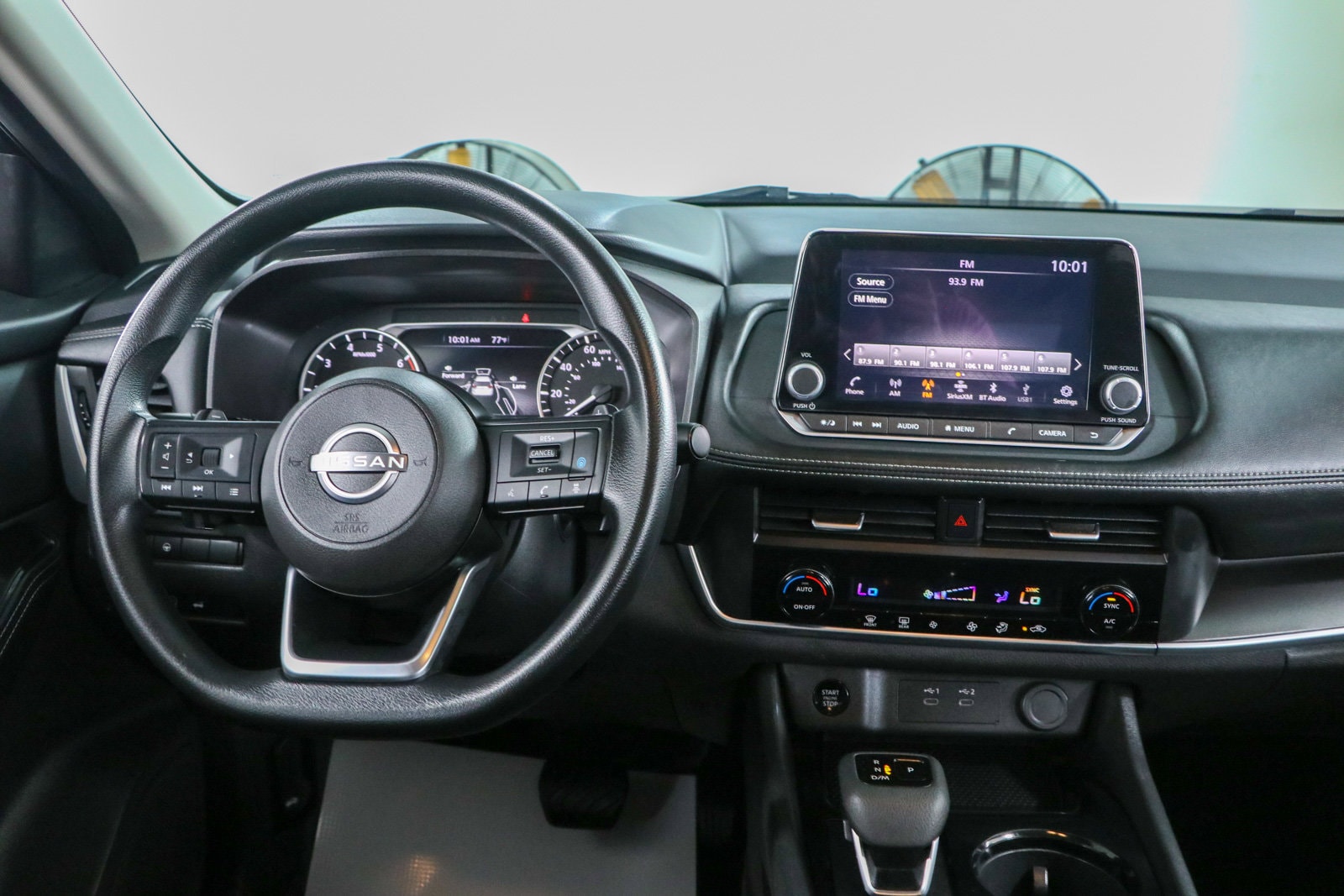 2024 Nissan Rogue SV - Photo 17