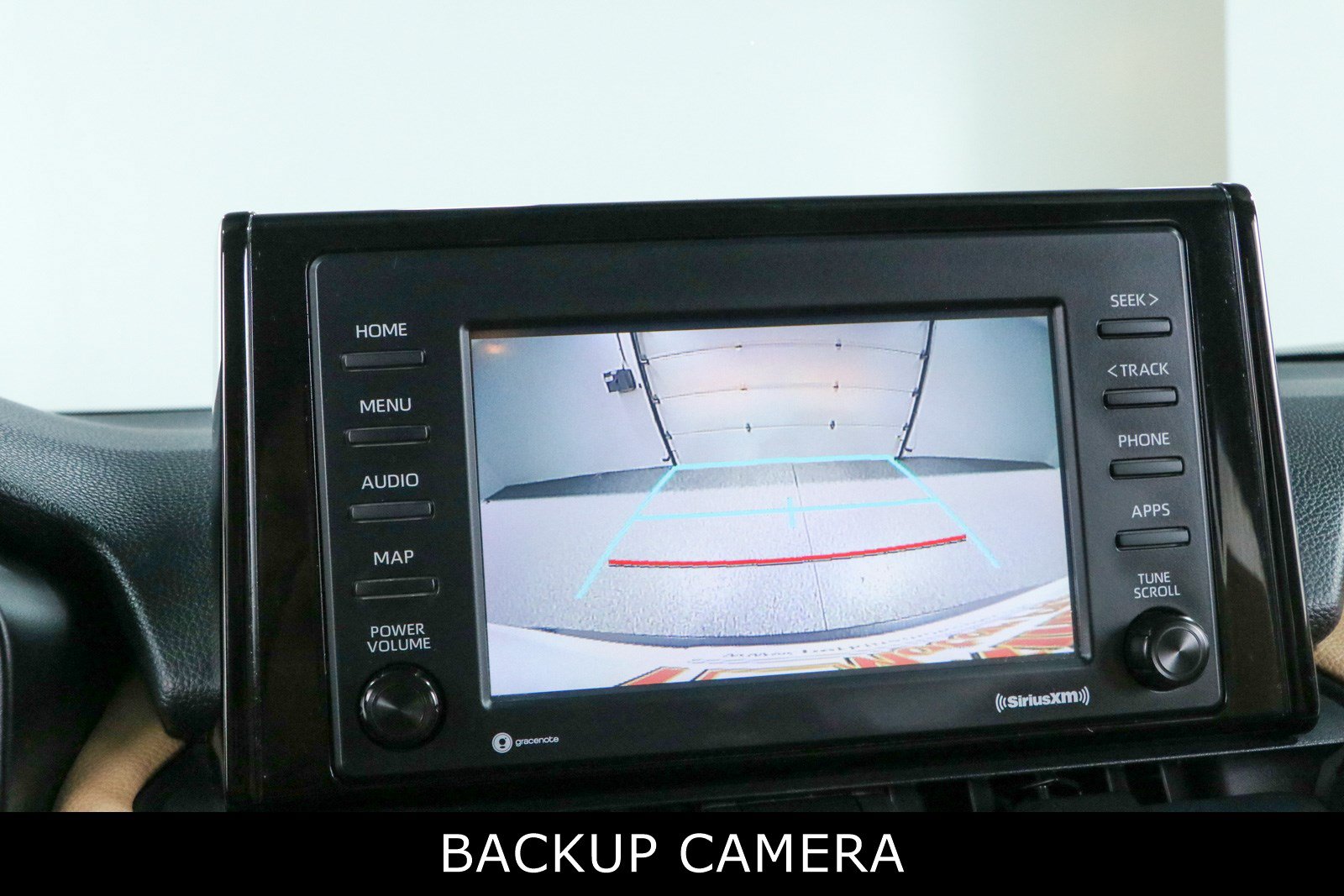 2020 Toyota RAV4 LE - Photo 18