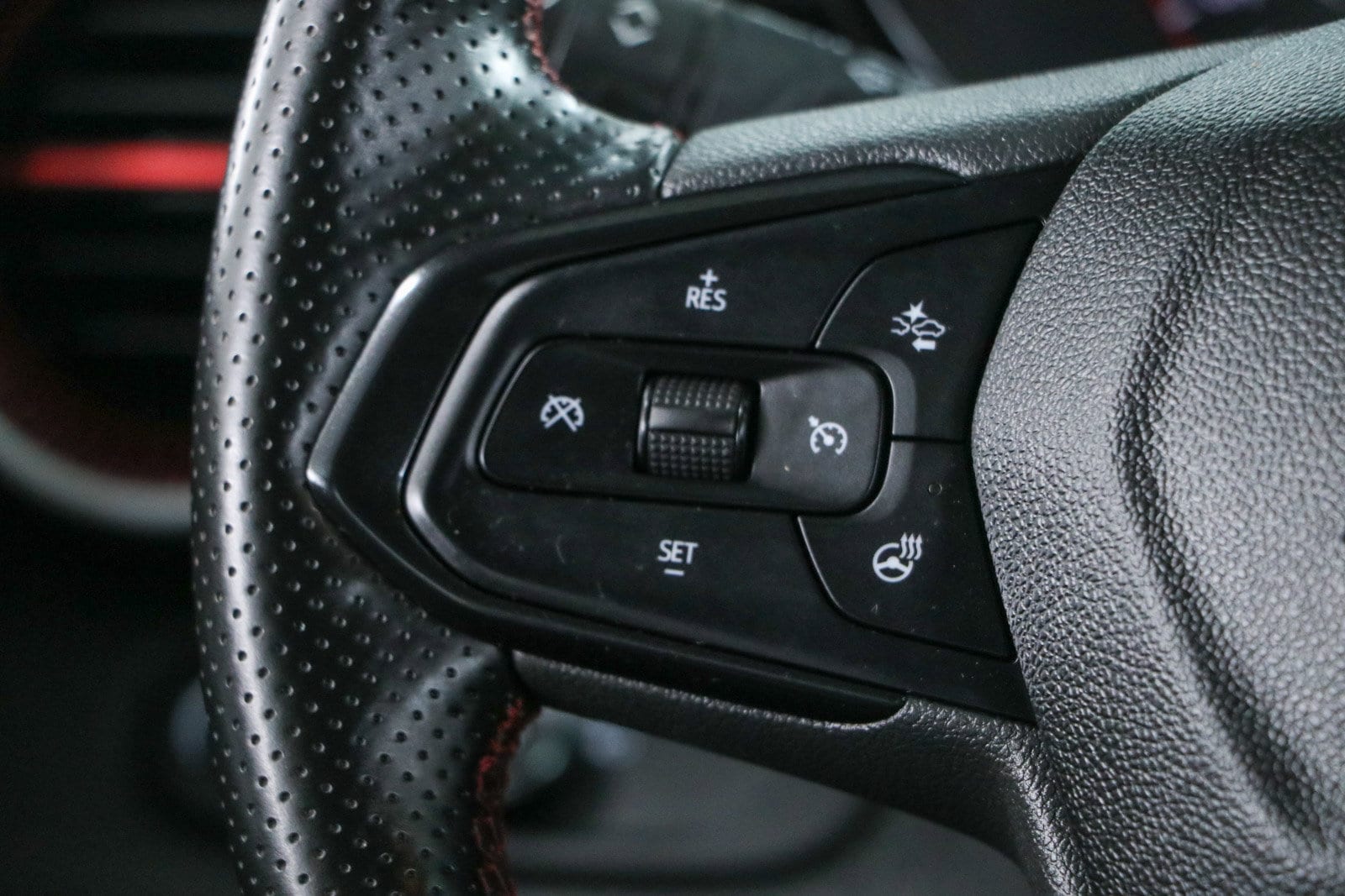 2024 Chevrolet Trax RS - Photo 13