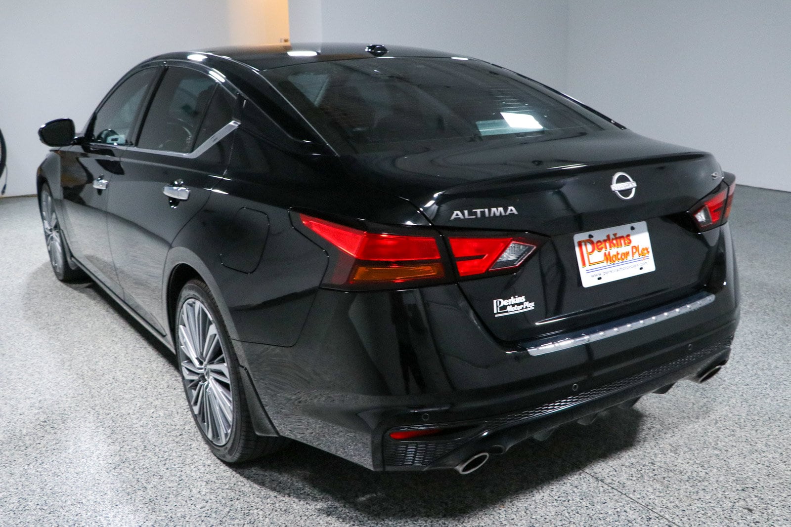 2023 Nissan Altima SL - Photo 9