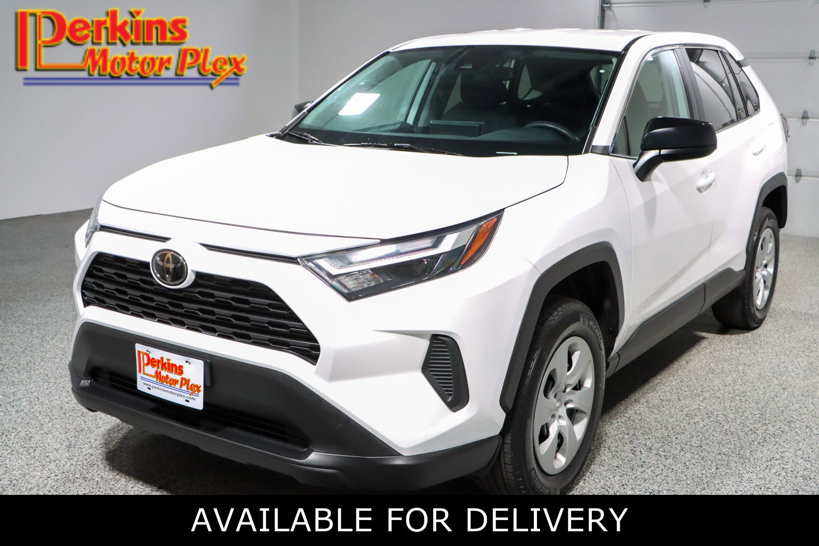 2023 Toyota RAV4 LE AWD's photo