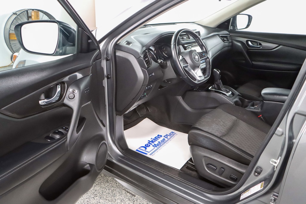 Used 2020 Nissan Rogue SV SUV