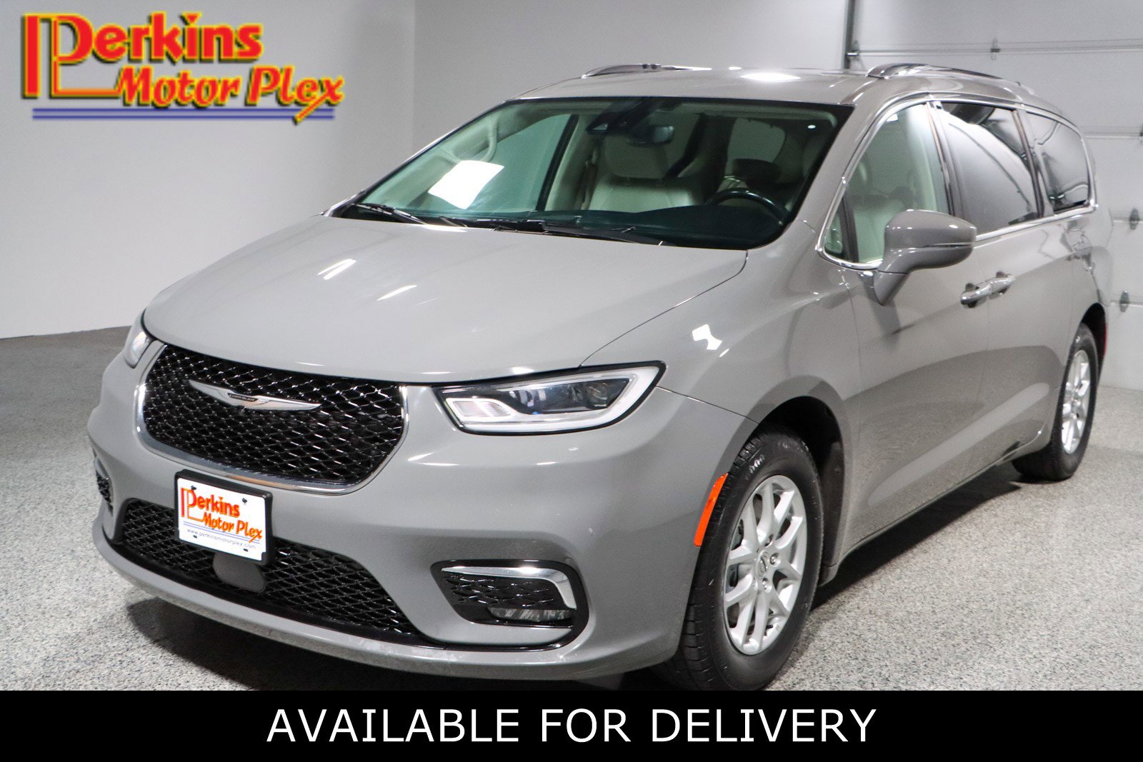 2021 Chrysler Pacifica Touring L's photo