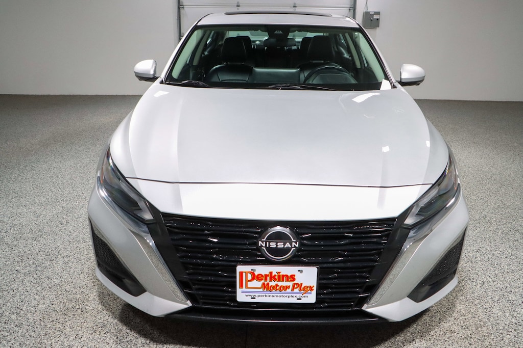 Used 2023 Nissan Altima SL Sedan
