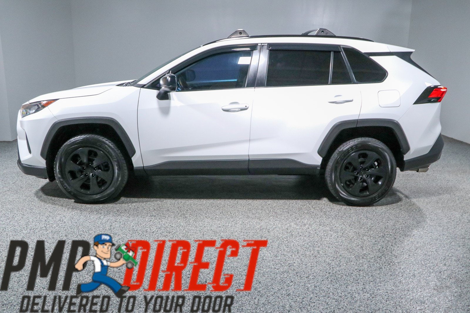 2020 Toyota RAV4 LE - Photo 10