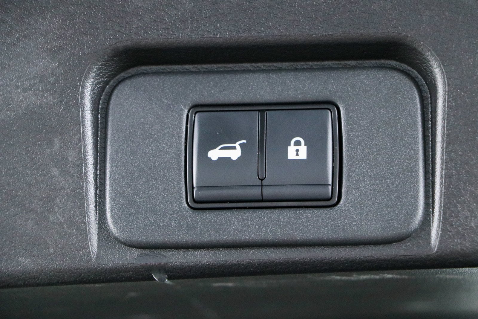 2024 Nissan Rogue SV - Photo 28