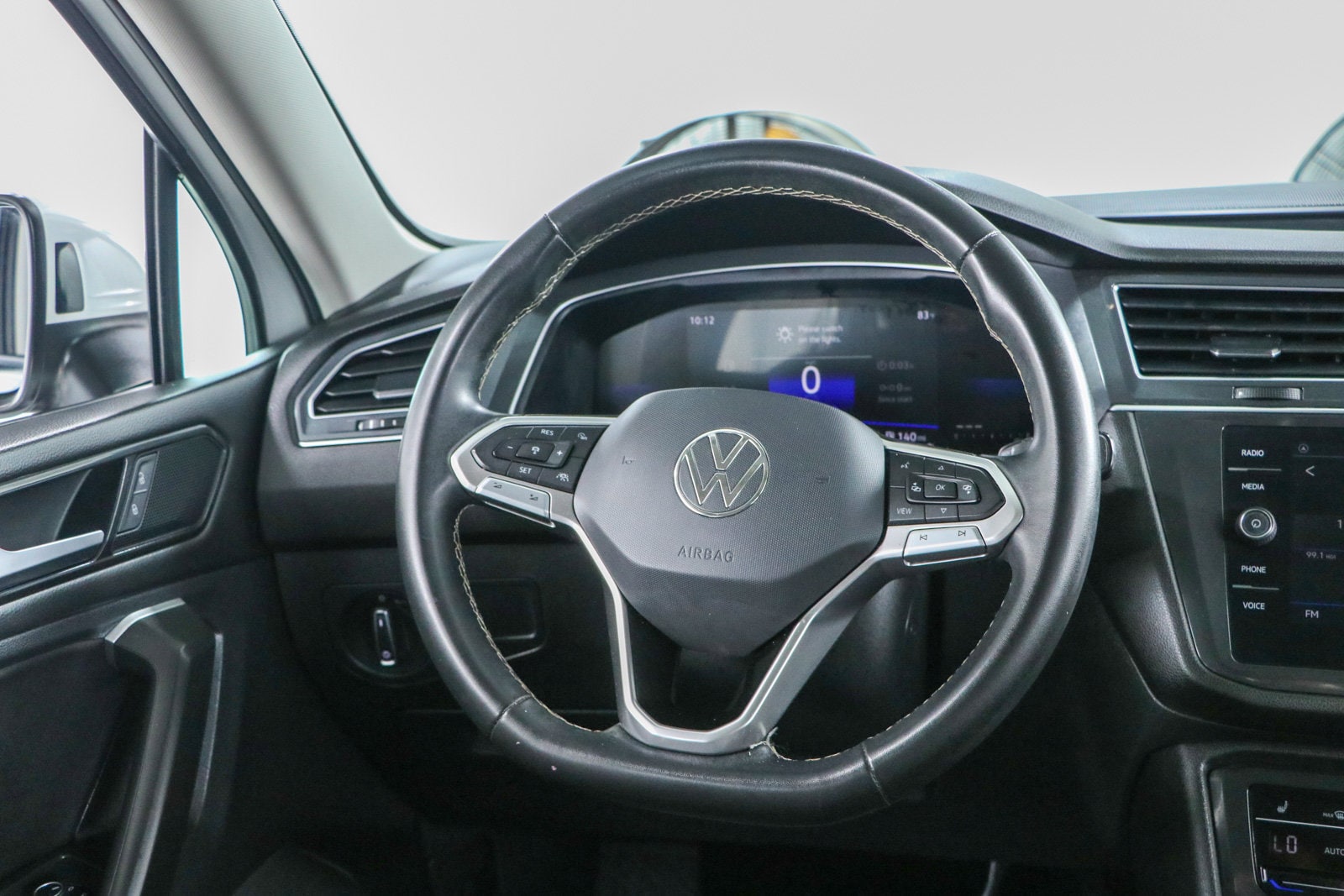2023 Volkswagen Tiguan SE - Photo 12
