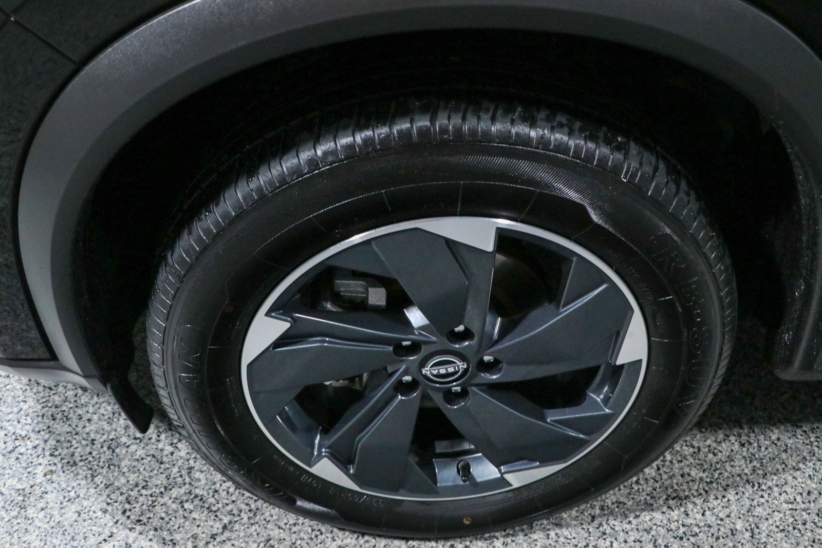2024 Nissan Rogue SV - Photo 11