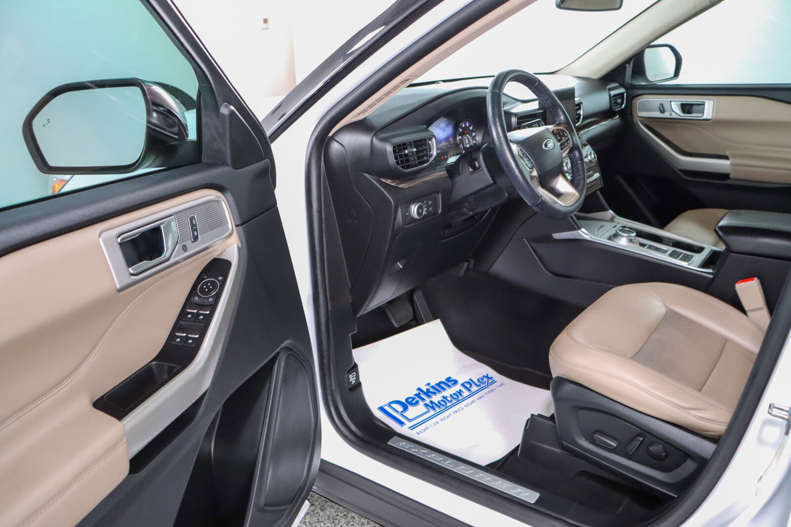 2021 Ford Explorer Limited photo 2