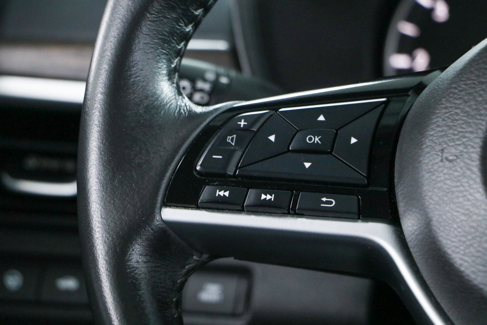 2023 Nissan Altima SL - Photo 13