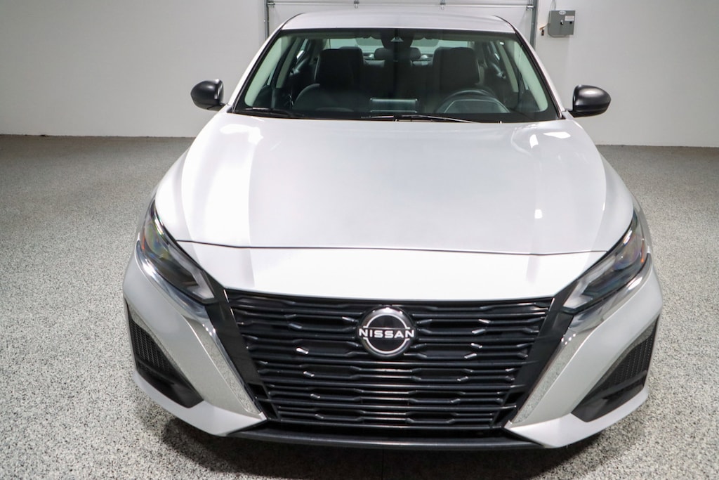 Used 2024 Nissan Altima SV Sedan