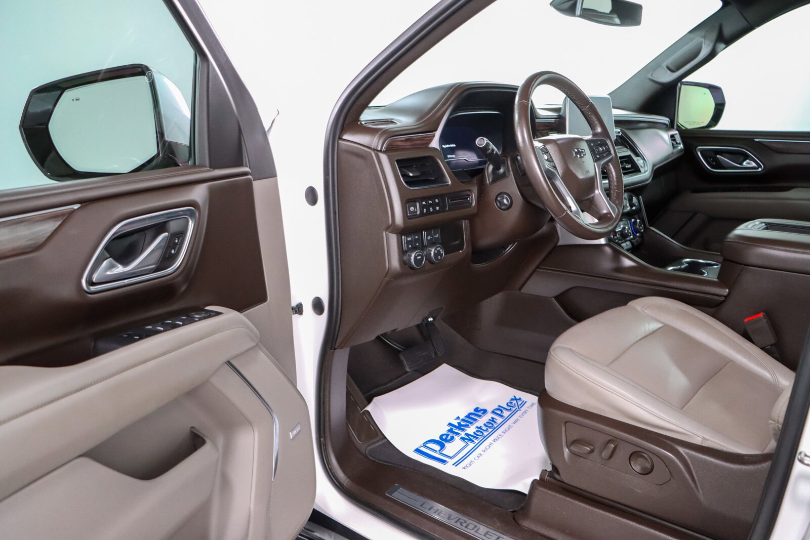 2023 Chevrolet Tahoe Z71 photo 2