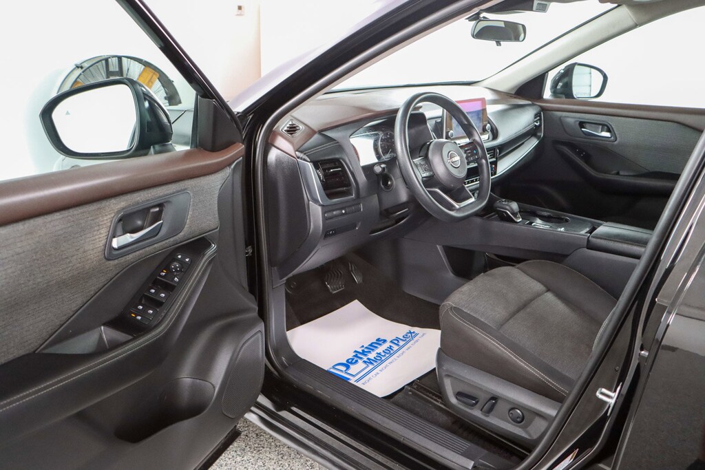 Used 2023 Nissan Rogue SV SUV