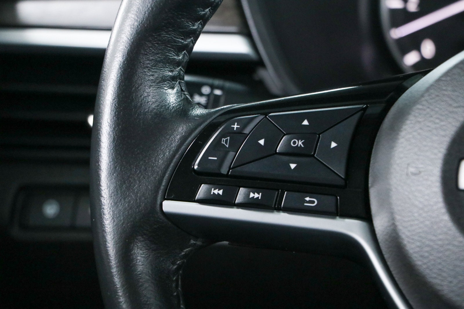 2023 Nissan Altima SL - Photo 13