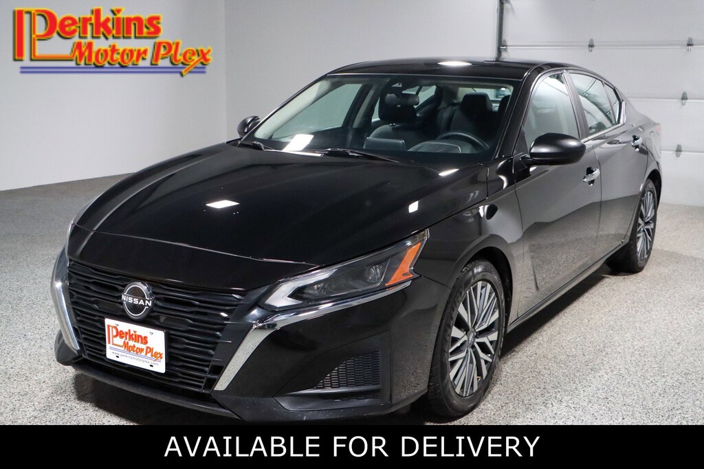 Used 2024 Nissan Altima SV Sedan