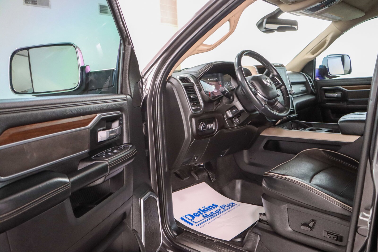 2022 Ram 2500 Laramie photo 2