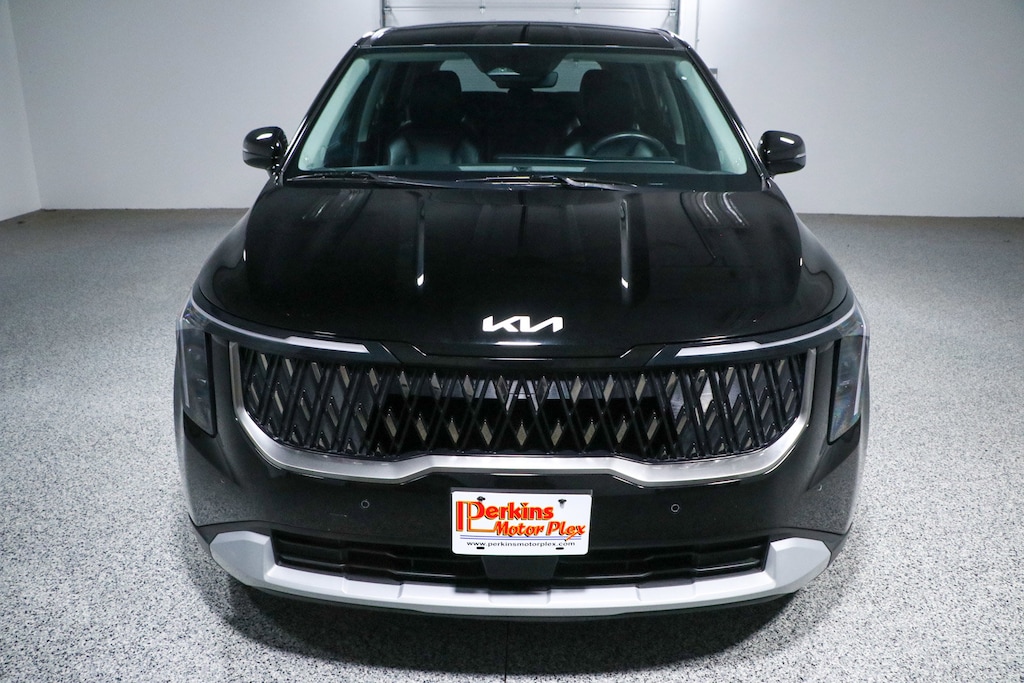 Used 2025 Kia Carnival LXS Van Passenger Van