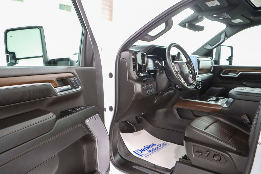 Used 2024 Chevrolet Silverado 2500HD High Country 4X4 Truck Crew Cab