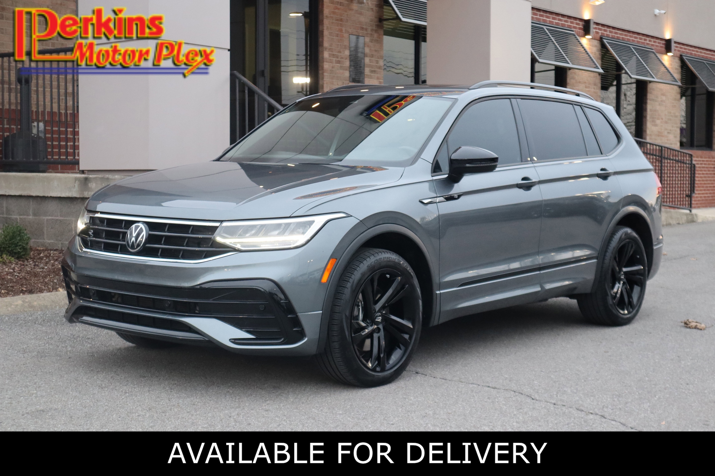 2023 Volkswagen Tiguan SE R-LINE BLACK