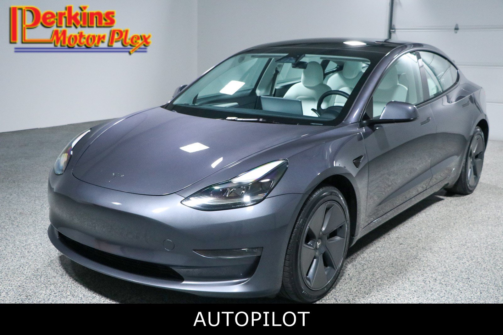 2023 Tesla Model 3 -'s photo