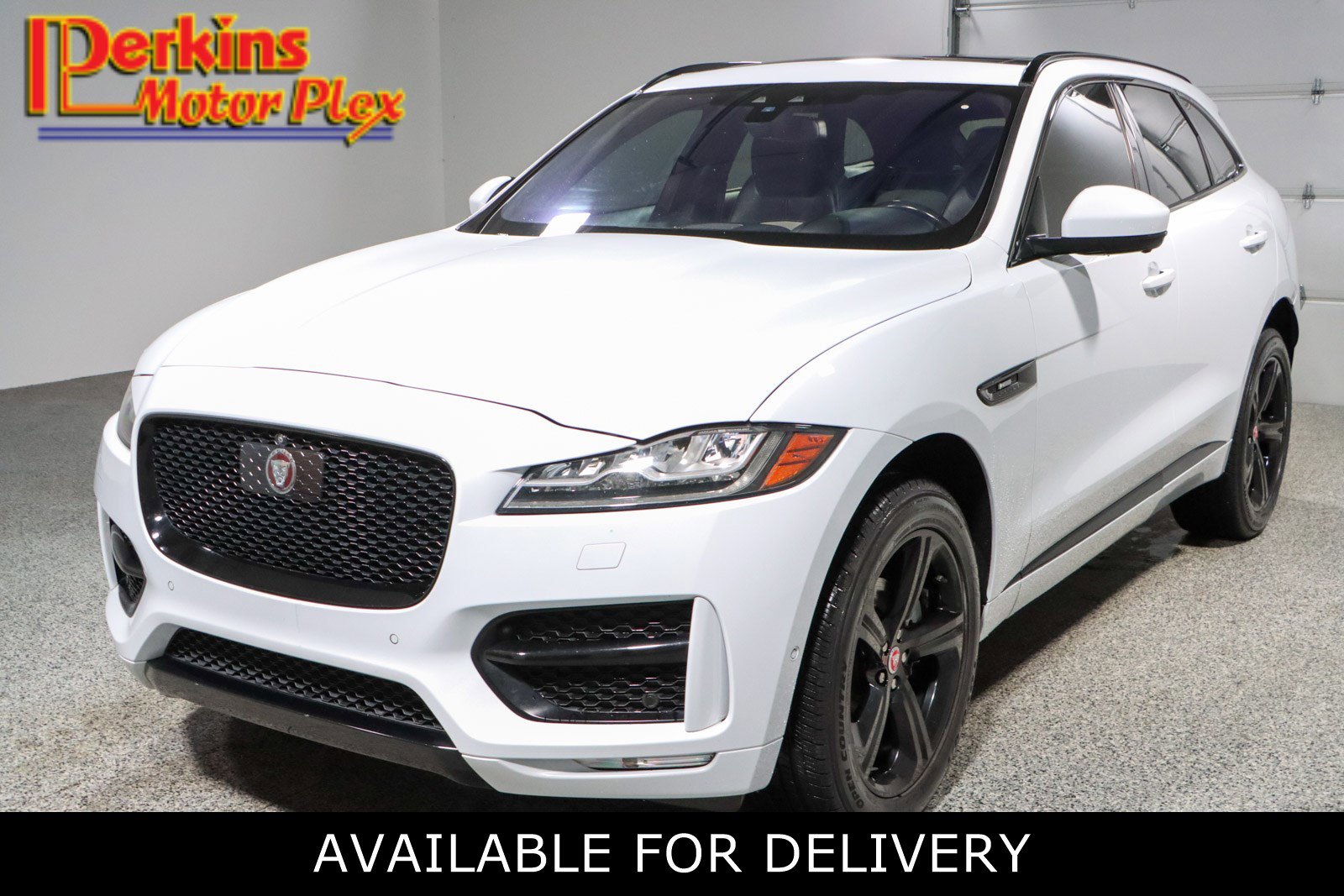 2018 Jaguar F-PACE R-Sport