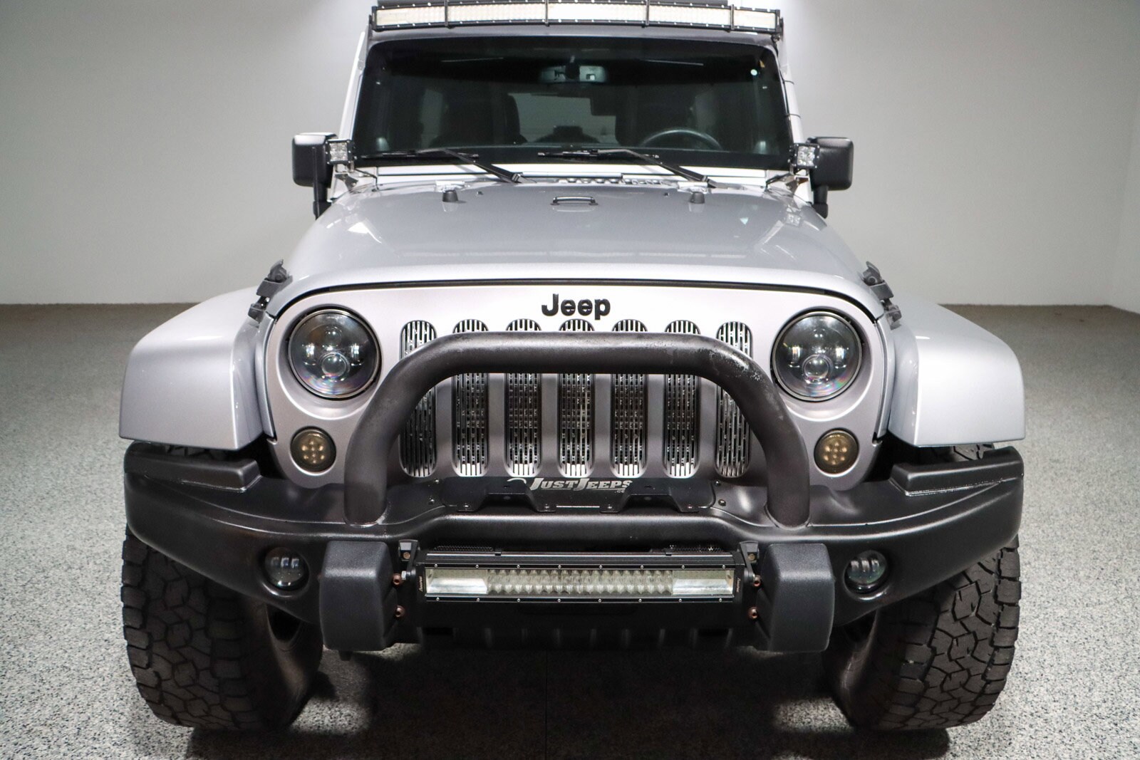 2013 Jeep Wrangler Unlimited Sahara photo 3