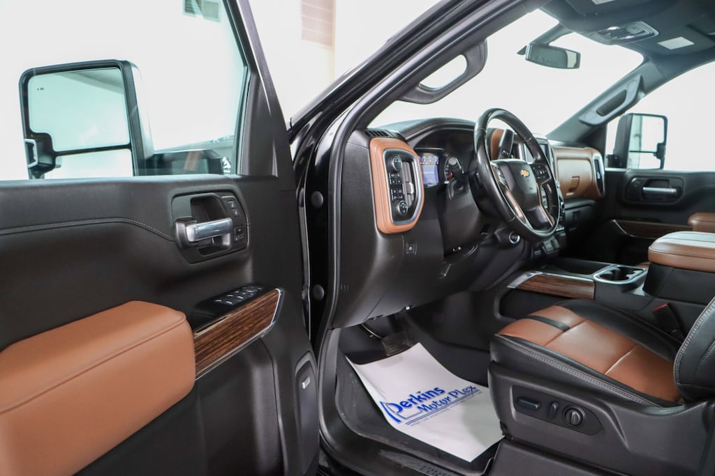 Used 2023 Chevrolet Silverado 2500HD High Country 4X4 Truck Crew Cab