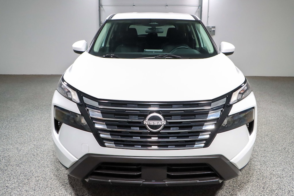 Used 2024 Nissan Rogue SV SUV