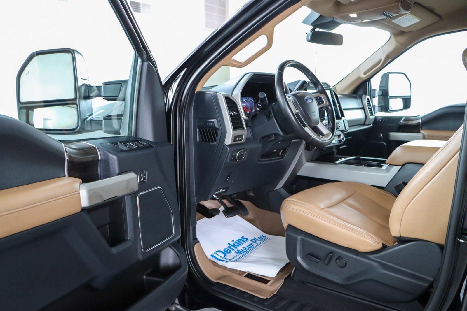 2022 Ford F-450 Lariat photo 2