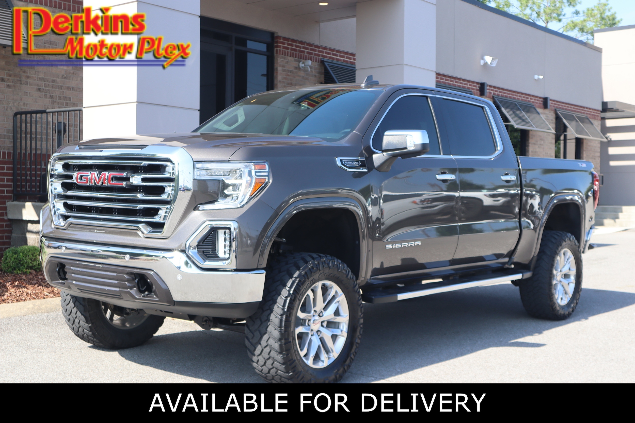 2020 GMC Sierra 4WD Crew Cab Short Box SLT's photo