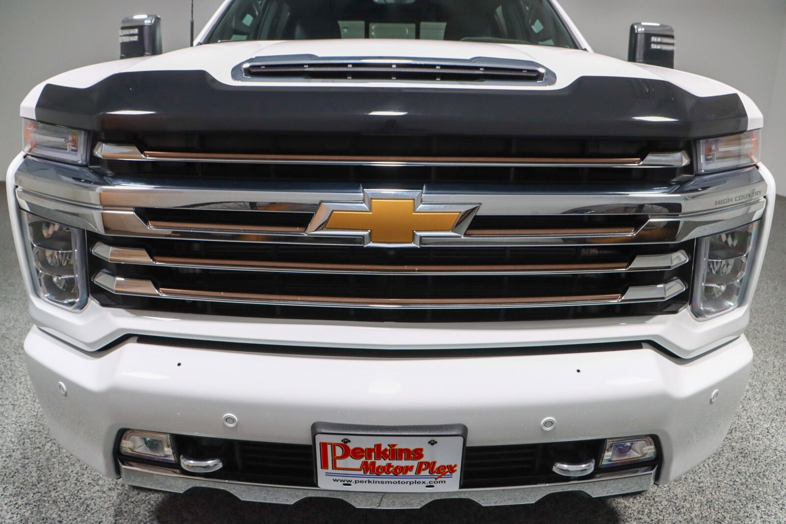 2023 Chevrolet Silverado 2500HD High Country photo 3