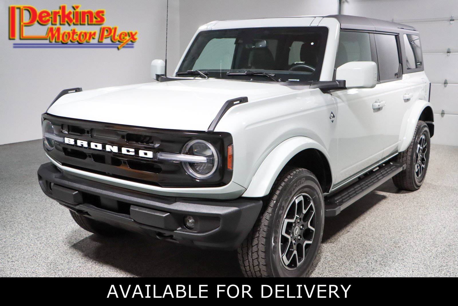 2023 Ford Bronco Outer Banks 4x4's photo