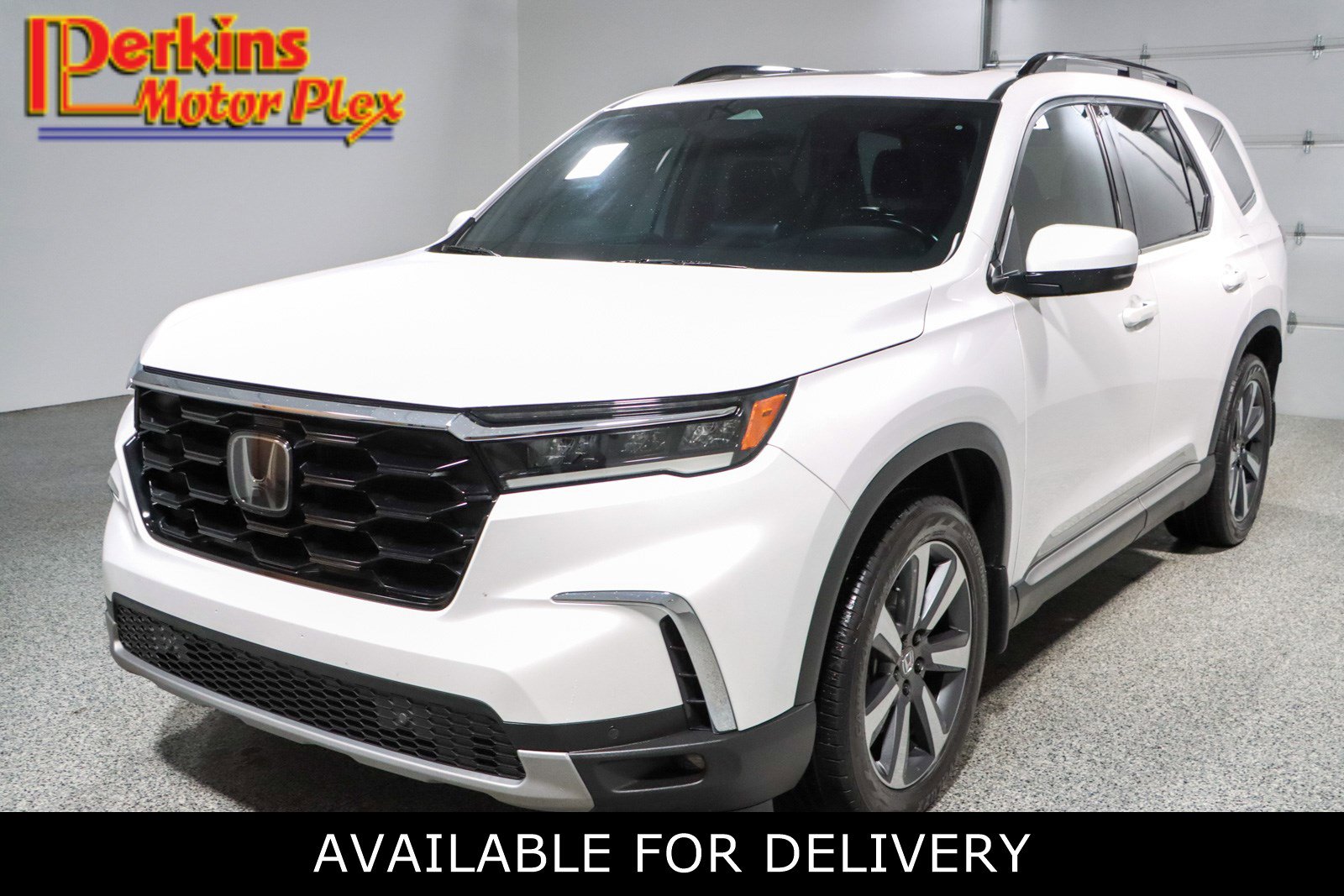 2023 Honda Pilot Touring 2WD's photo