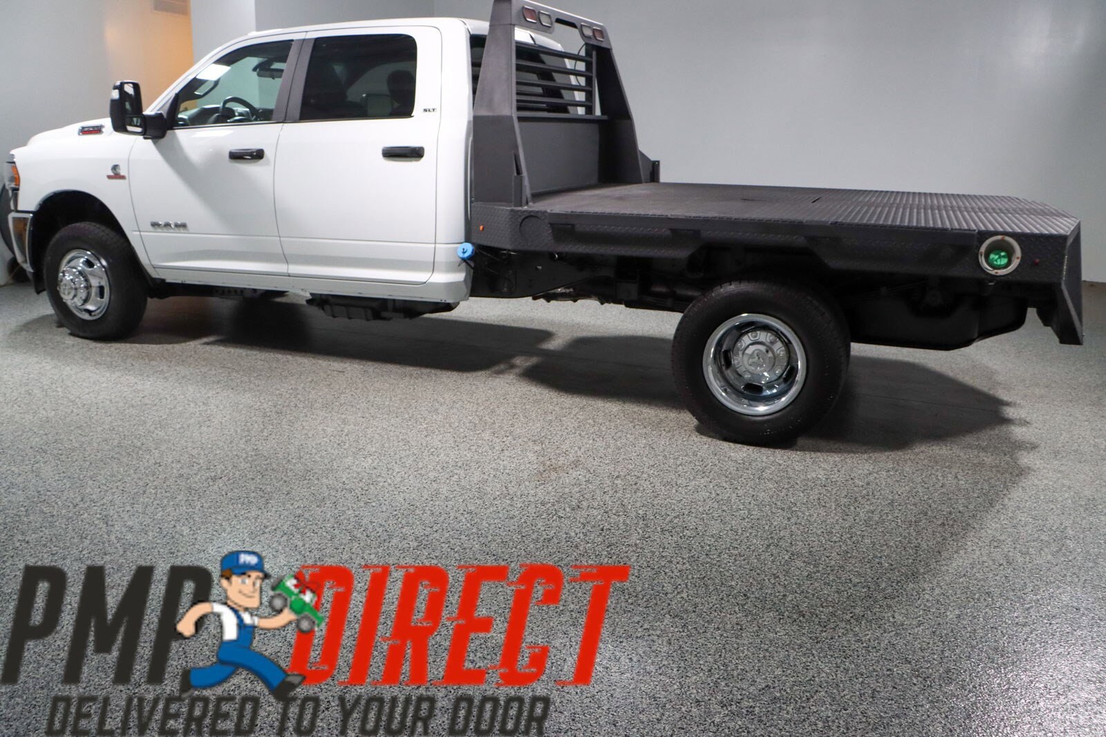 2023 RAM Ram 3500 Chassis Cab SLT - Photo 10