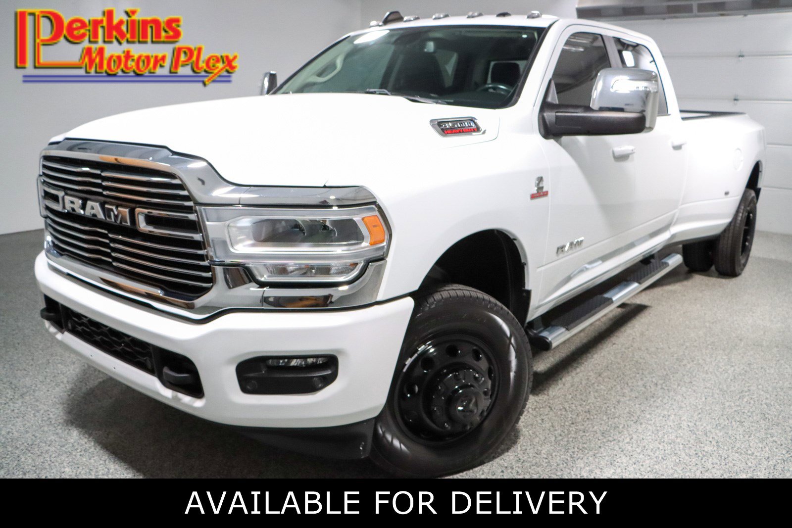 2023 RAM 3500 Laramie 4X4 Crew Cab LWB's photo