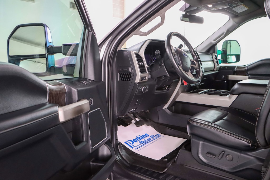 Used 2020 Ford F-250 LARIAT 4X4 Truck Crew Cab