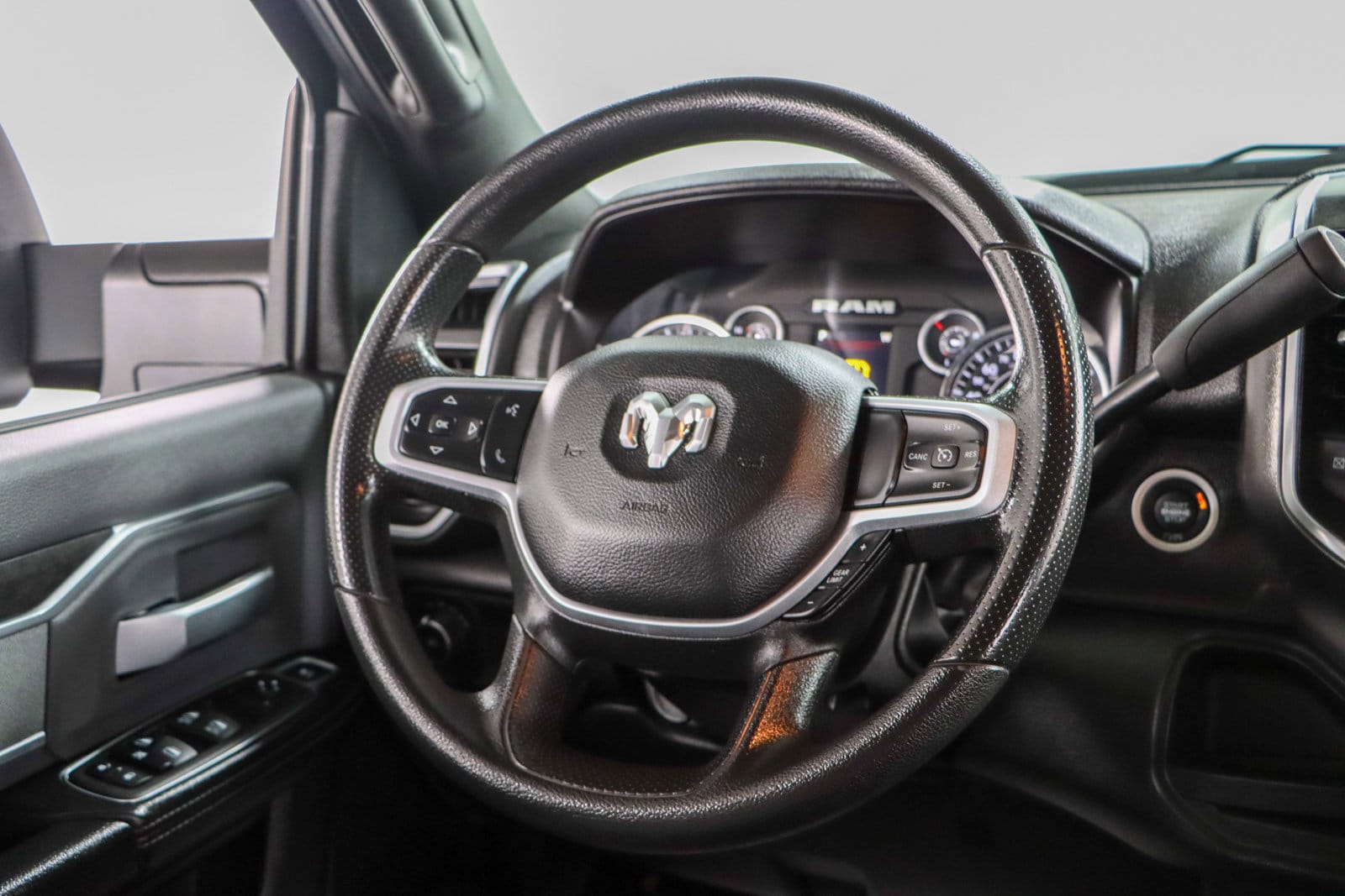 2023 RAM Ram 3500 Chassis Cab SLT - Photo 12
