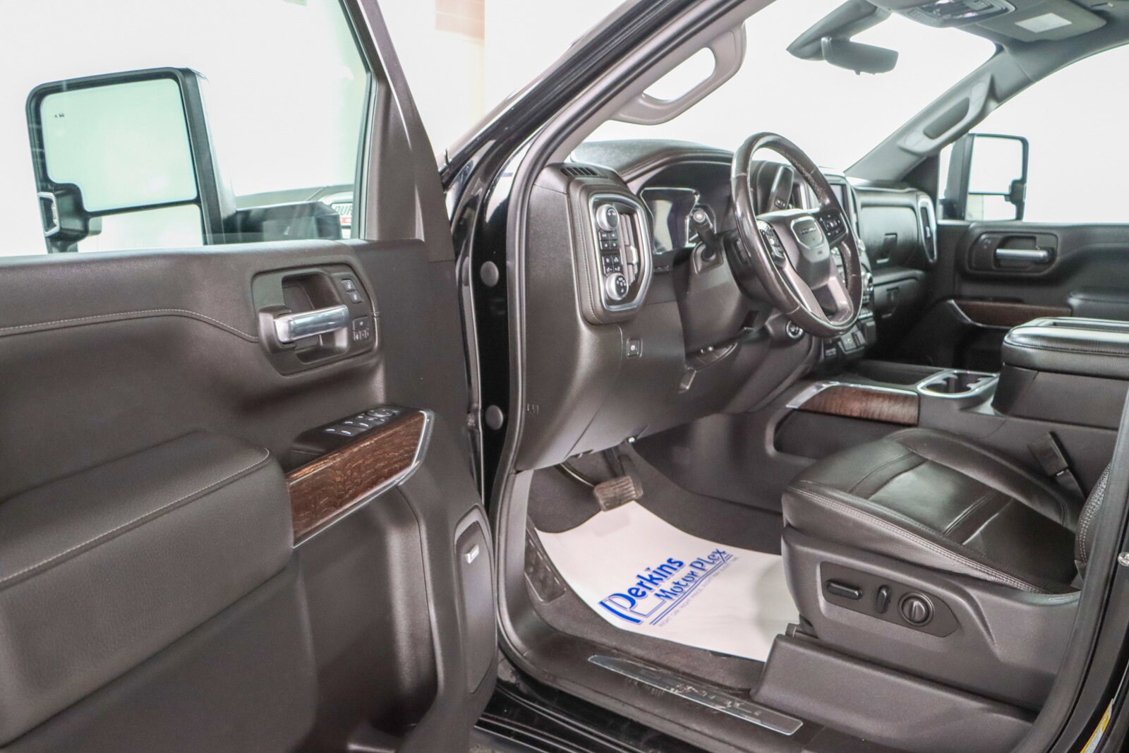 2020 Gmc Sierra Denali photo 2